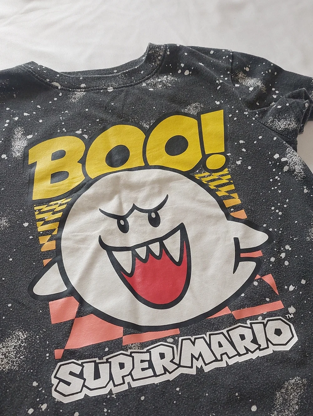 Nintendo Black 'Boo!' Super Mario Graphic Tee with Yellow & Red Accents.Size XS